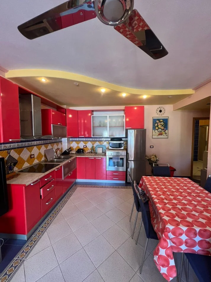 Golem, jepet me qera apartament 2+1+Ballkon , 700 m² 700 € (Golem Durres)