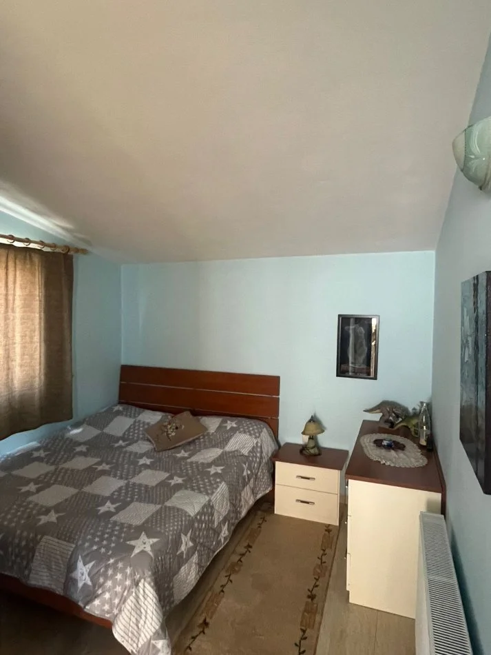 Tirane, jepet me qera Vile 3+1+Aneks+Ballkon Kati 0, 210 m² 1.400 € (Petrele)