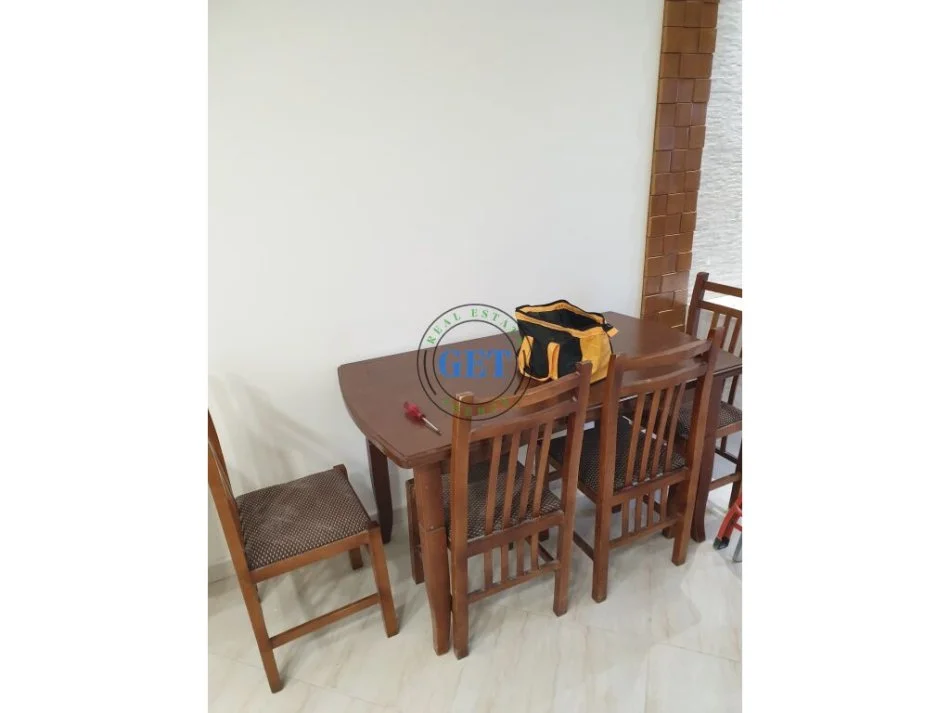 Durres, jepet me qera apartament 3+1 Kati 6, 110 m² 500 € (pranë Zjarrëfikëses, Durrës)