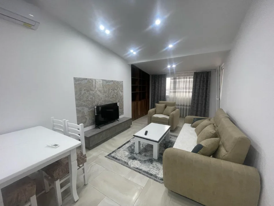 Durres, jap me qera apartament 1+1+Ballkon , 60 m² 350 € 