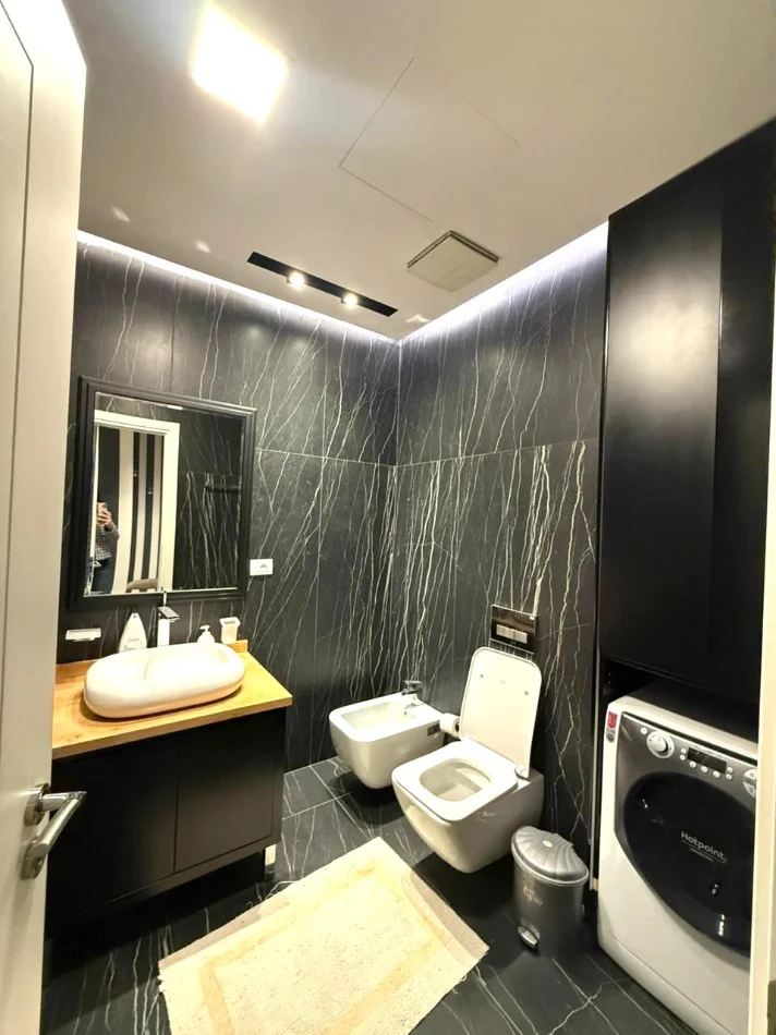 Tirane, shitet apartament 2+1 , 130 m² (Stadiumi Arena)