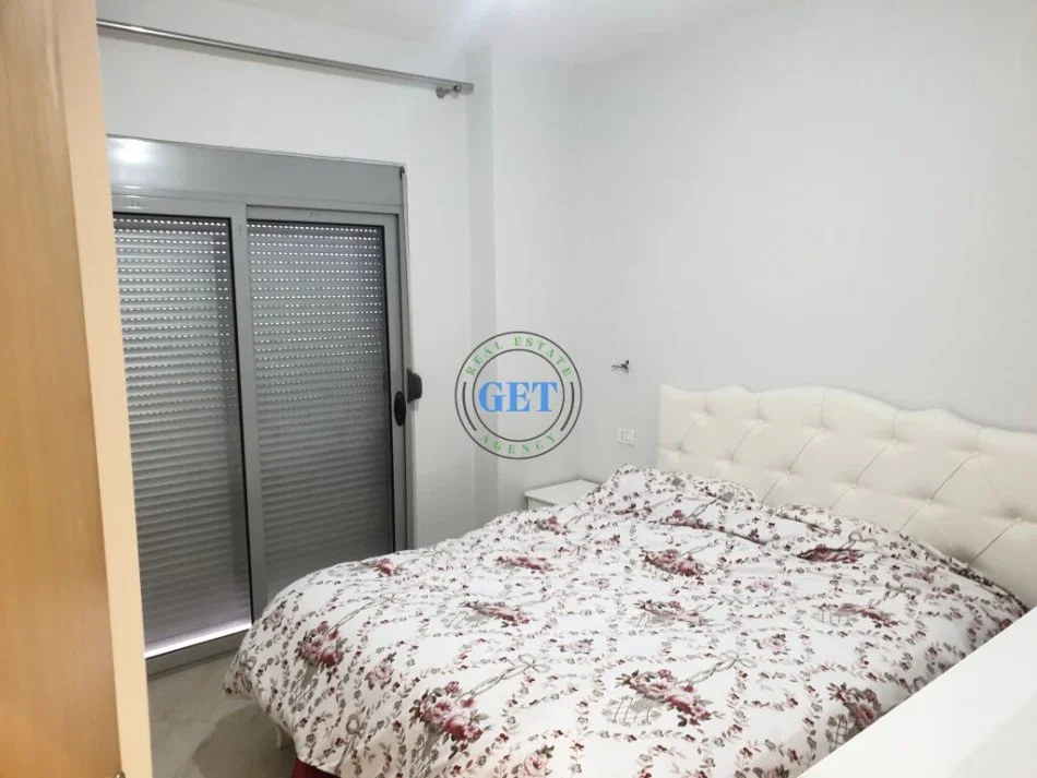 Durres, jepet me qera apartament 3+1 Kati 6, 110 m² 500 € (pranë Zjarrëfikëses, Durrës)