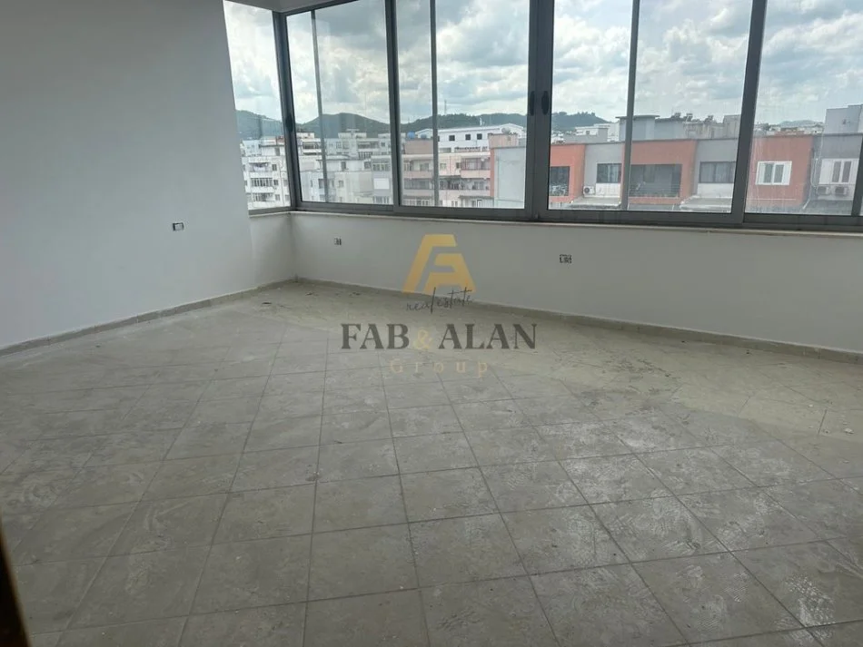 Tirane, shitet apartament 2+1 Kati 9, 121 m² 120.000 € (Astir, 2 Palmat)