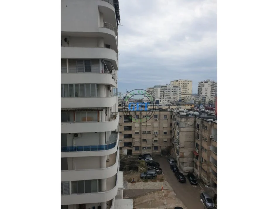 Durres, jepet me qera apartament 3+1 Kati 6, 110 m² 500 € (pranë Zjarrëfikëses, Durrës)