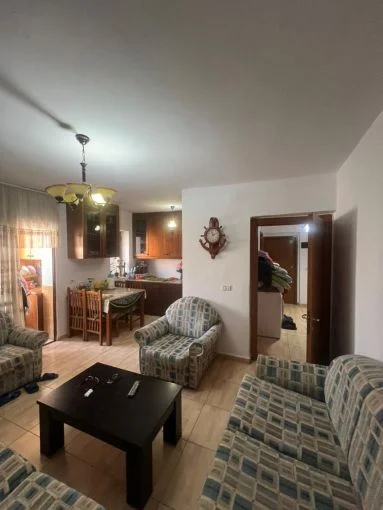 Tirane, shitet apartament 3+1+Aneks+Ballkon Kati 3, 85 m² 175.000 € (rruga e barrikadave)