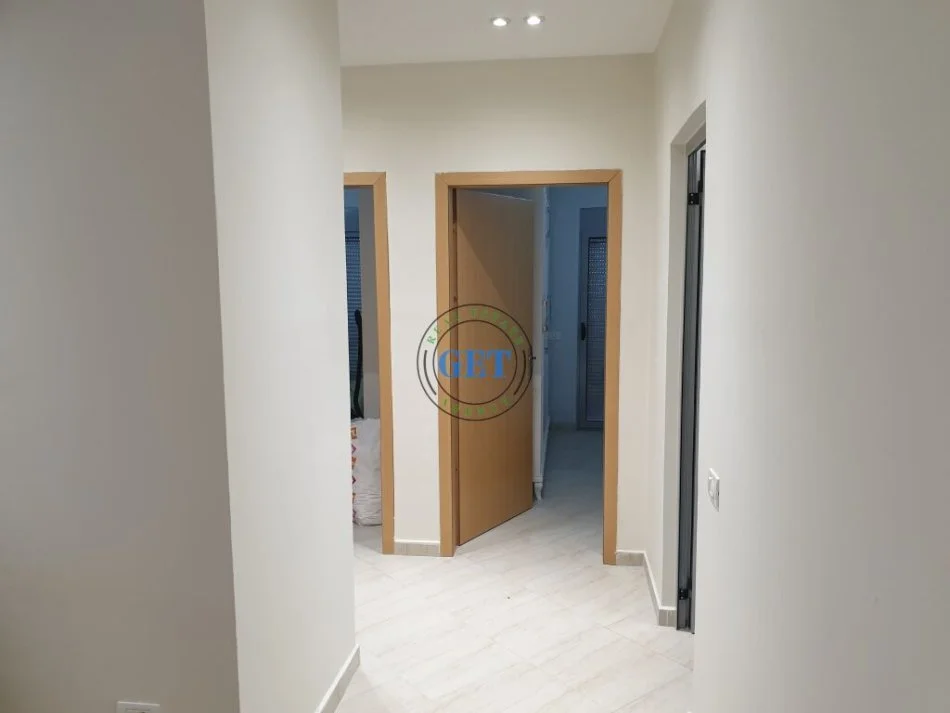 Durres, jepet me qera apartament 3+1 Kati 6, 110 m² 500 € (pranë Zjarrëfikëses, Durrës)