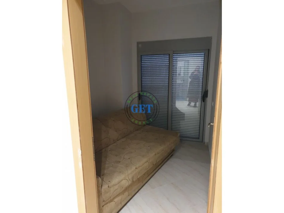 Durres, jepet me qera apartament 3+1 Kati 6, 110 m² 500 € (pranë Zjarrëfikëses, Durrës)