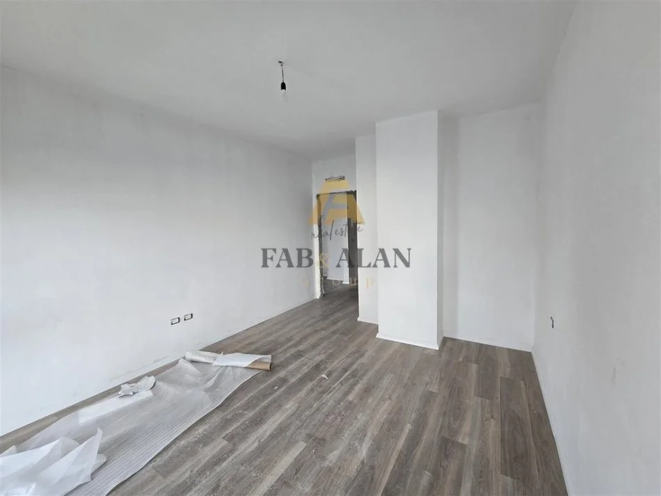 Tirane, shitet apartament 1+1 Kati 1, 72 m² 130.000 € (Laprake, KOMPLEKSI AURA)