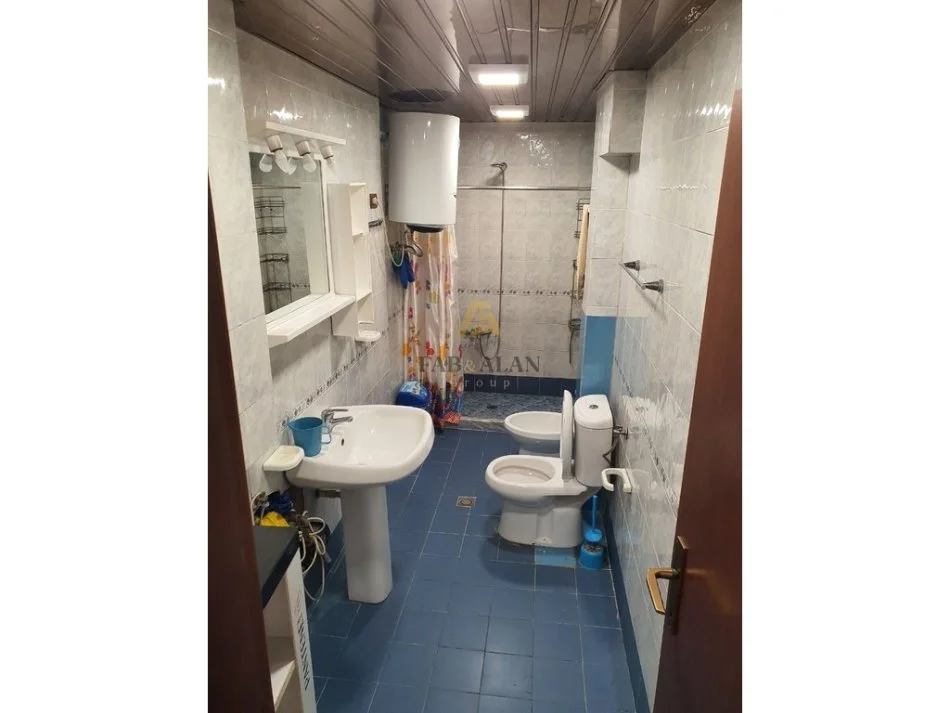 Tirane, shitet apartament 3+1 Kati 3, 100 m² 260.000 € (Ish Blloku)