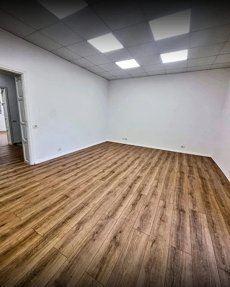 Tirane, jepet me qera apartament 5+1 Kati 1, 294 m² 1.200 € (Xhamllik, ish-profarma)