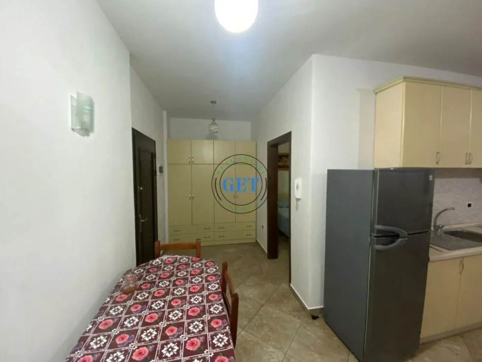 Durres, jepet me qera apartament 1+1 Kati 3, 70 m² 300 € (Rrota Kuqe,Plazh, Durrës)