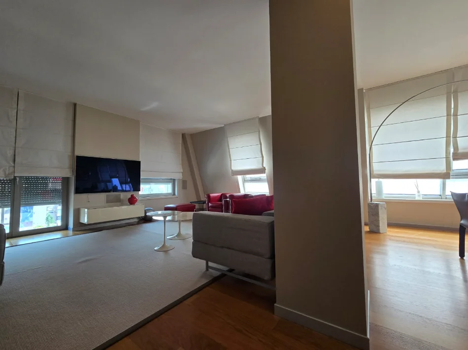 Tirane, shitet apartament 2+1 , 175 m² (bllok)
