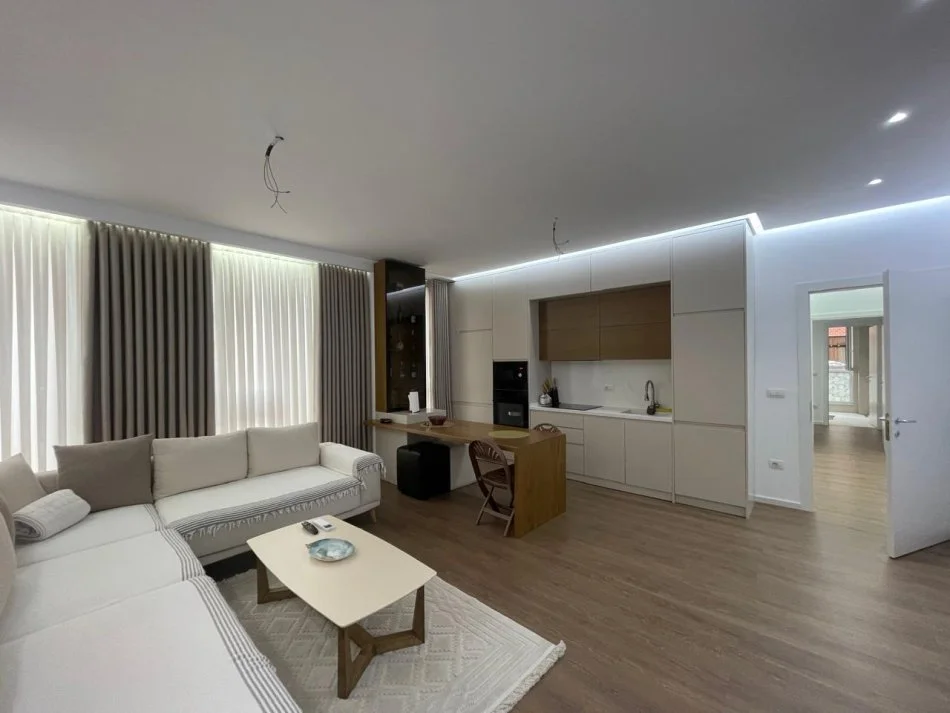 Tirane, shitet apartament 3+1+Ballkon Kati 3, 130 m² 352.000 € (Bulevardi i Ri)