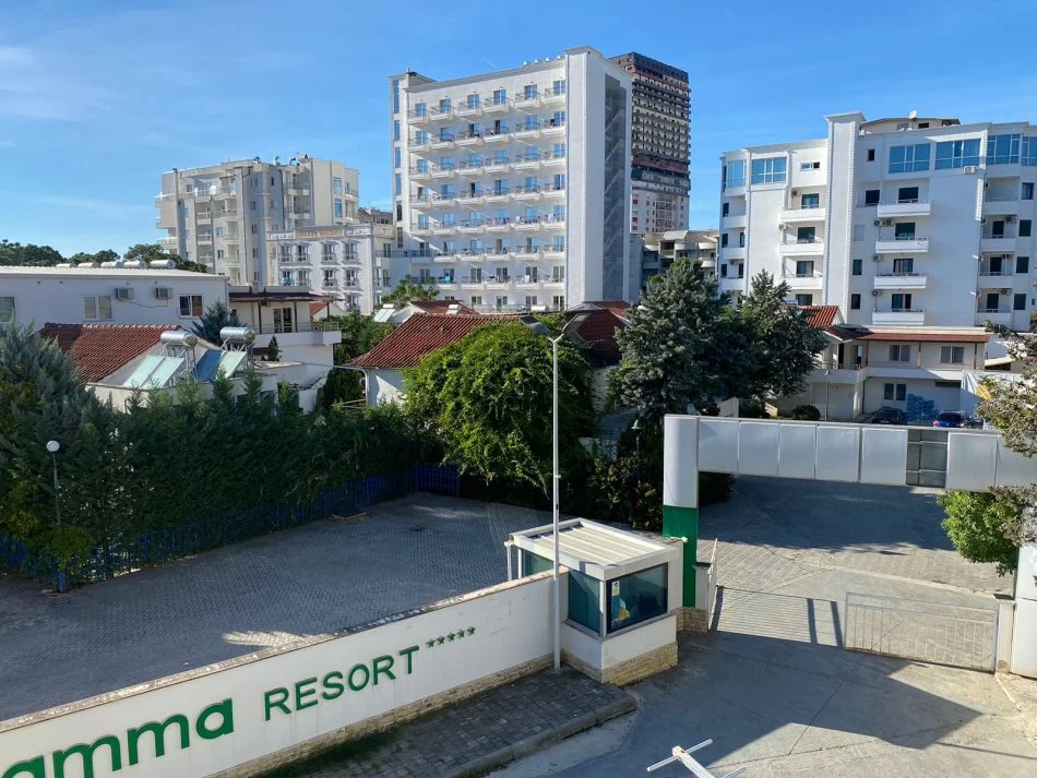 Jepet me qera apartament Kati 2, 55 m² 550€ (Komplexi xixa Golem , Durrës)