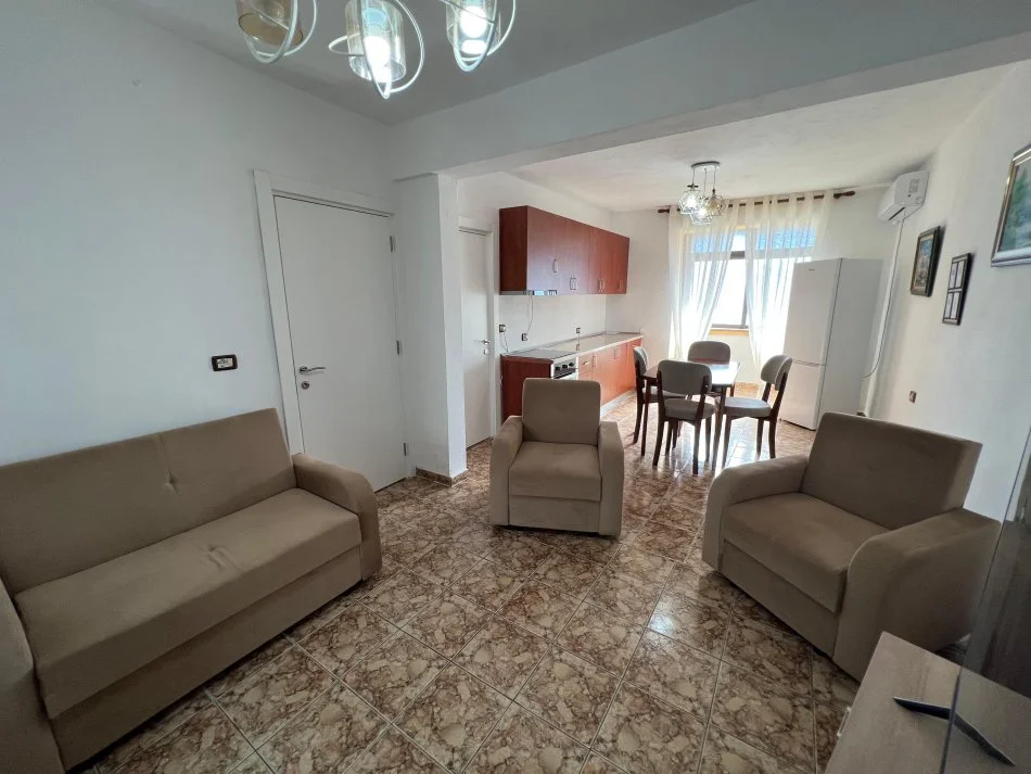 Tirane, jepet me qera apartament 2+1 Kati 3, 79 m² 500 € (Shkolla Harry Fultz)