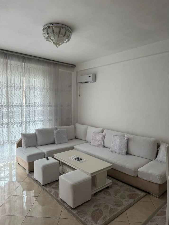 Tirane, jepet me qera apartament 2+1+Ballkon Kati 5, 110 m² 550 € (Astir)