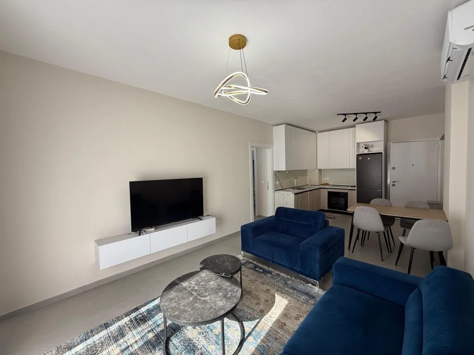 Tirane, jepet me qera apartament 1+1+Ballkon Kati 2, 65 m² 750 € (Kodra e Diellit)