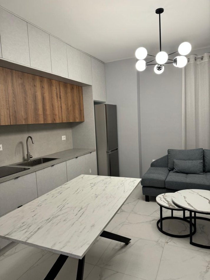 Tirane, jepet me qera apartament 2+1 Kati 9, 80 m² 750 € (Trio tower)