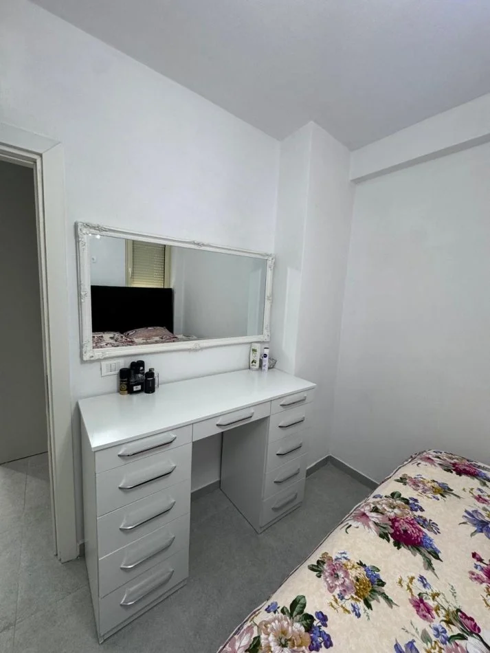 Tirane, jepet me qera apartament 2+1+Ballkon Kati 2, 74 m² 500 € (Shkoze)