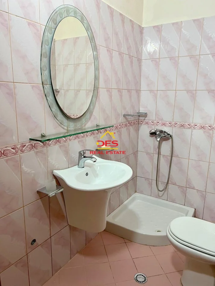 Vlore, jepet me qera apartament 2+1+Ballkon Kati 5, 90 m² 500 € (Rruga Gjergj Arianiti)