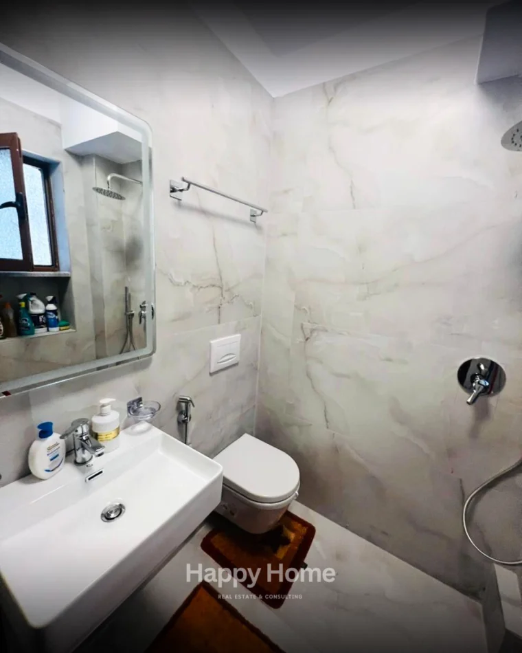 Tirane, jepet me qera apartament 2+1 Kati 4, 68 m² 650 € 