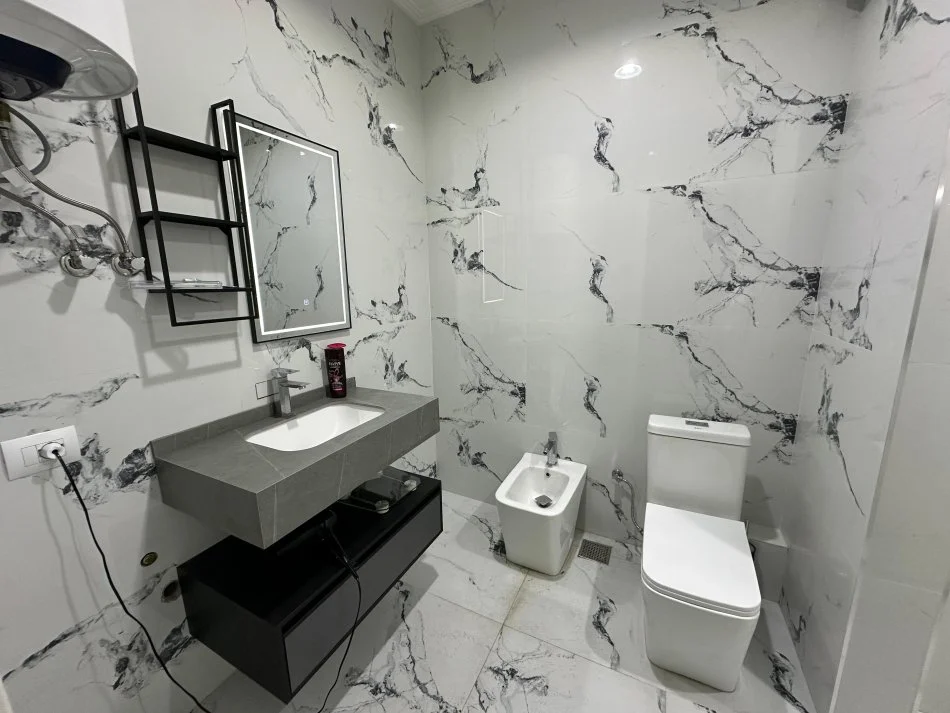 Tirane, shitet apartament 2+1 Kati 3, 124 m² 250.000 € 