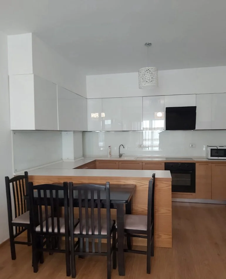 Tirane, jepet me qera apartament 2+1+Ballkon Kati 3, 85 m² 600 € (rruga Bill Klinton)