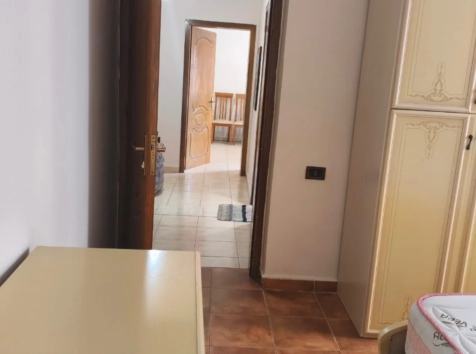 Tirane, jepet me qera apartament 1+1 Kati 4, 60 m² 500 € (Stadiumi Dinamo)