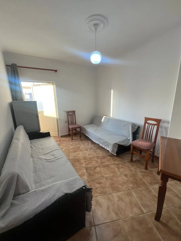 Tirane, shitet apartament 1+1 Kati 3, 53 m² 75.000 € (Fresku)