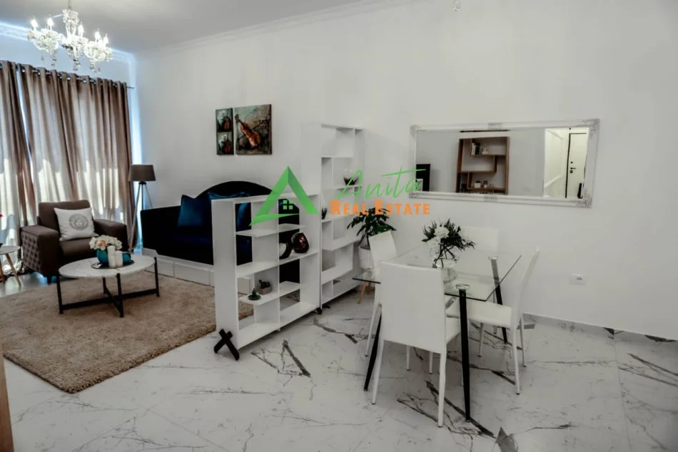 Tirane, jepet me qera apartament 1+1 Kati 6, 78 m² (Kompleksi square)