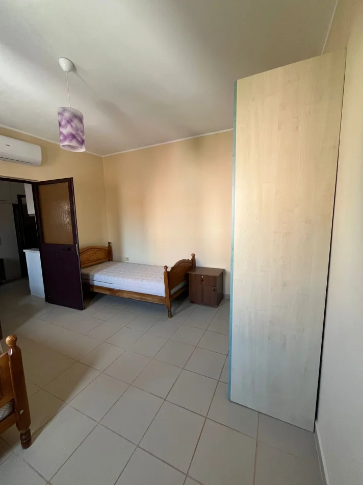 Tirane, jepet me qera shtepi 1+1 Kati 1, 65 m² 320 € (Prane Ekonomikut)