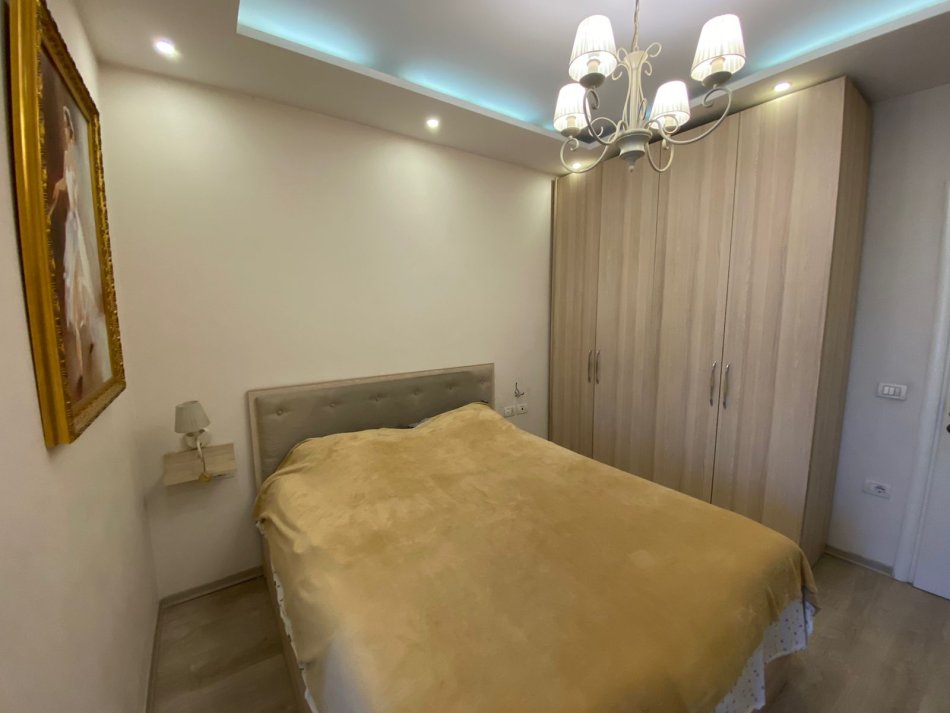 Tirane, shitet 2+1+Ballkon Kati 2, 109 m² 155.000 € (astir)