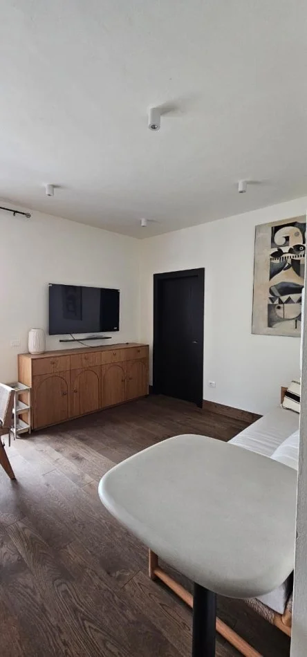 Tirane, jepet me qera apartament 1+1 Kati 4, 70 m² 500 € (Astir)