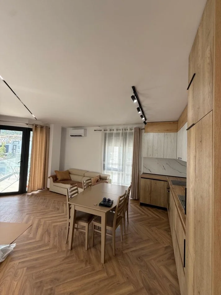 Tirane, jepet me qera apartament 2+1 Kati 3, 109 m² 1.000 € 