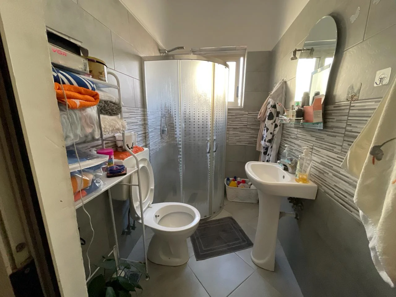 SHITET APARTAMENT 2+1 PRANE STACIONIT TE TRENIT,DURRES