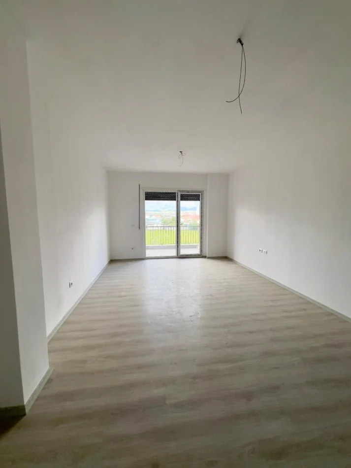 Tirane, shitet apartament 2+1+Ballkon Kati 2, 112 m² 95.000 € (Bulevardi blu)