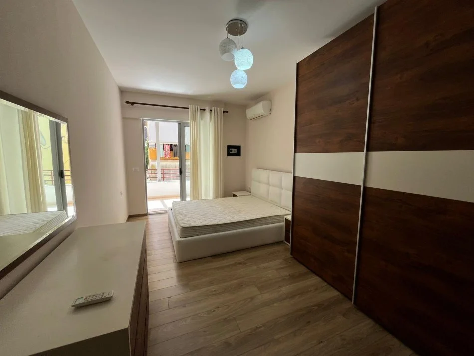 Tirane, shes apartament 2+1+Aneks+Ballkon Kati 3, 120 m² 187.000 € (Liqeni Thate)