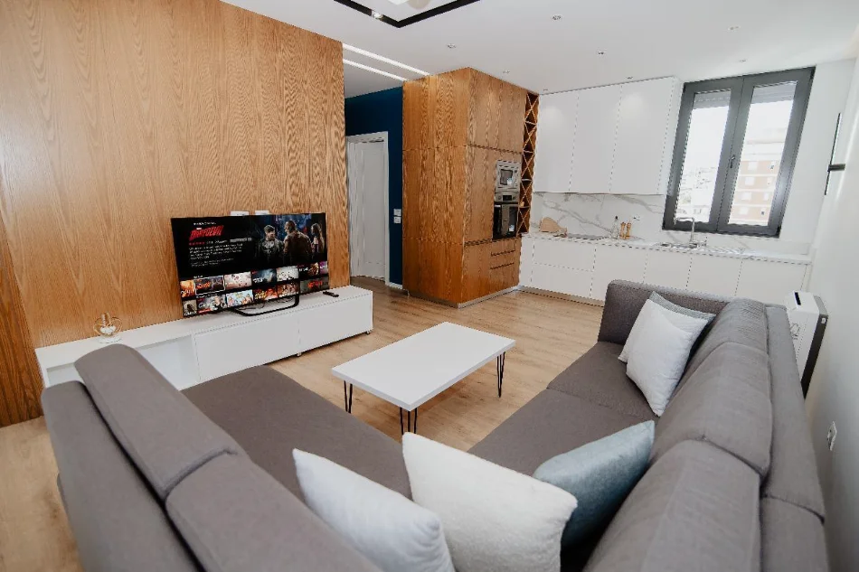 Tirane, jepet me qera apartament 2+1 Kati 4, 900 € 