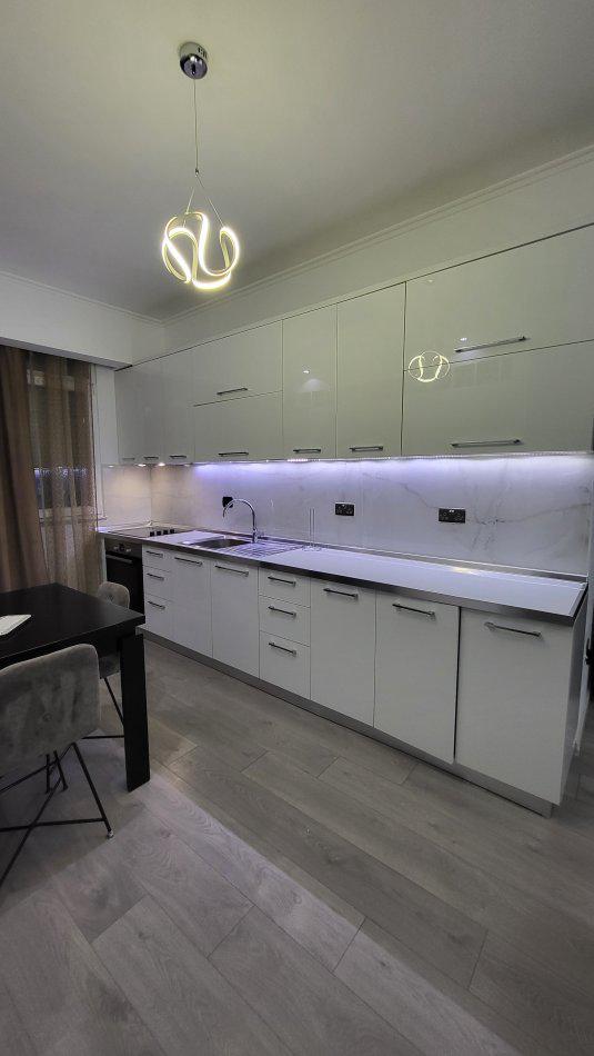 Tirane, jepet me qera apartament 2+1+Ballkon Kati 2, 90 m² 550 € (Kopshti Zoologjik)