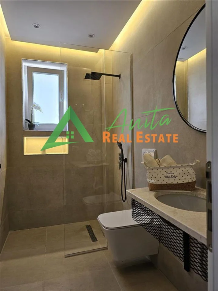 Tirane, jepet me qera apartament 1+1 Kati 1, 65 m² 60 000 Leke (Rruga e Kavajes)