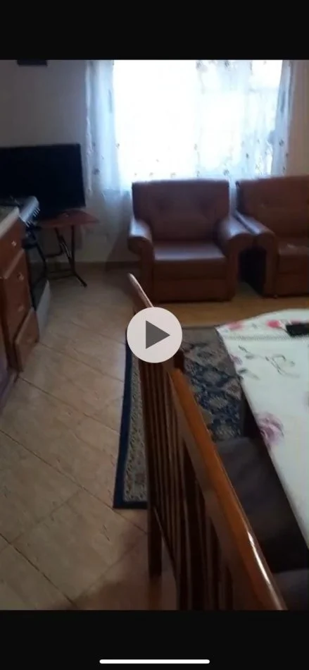 Tirane, jepet me qera Vile 1+1 Kati 0, 55 m² 300 € 