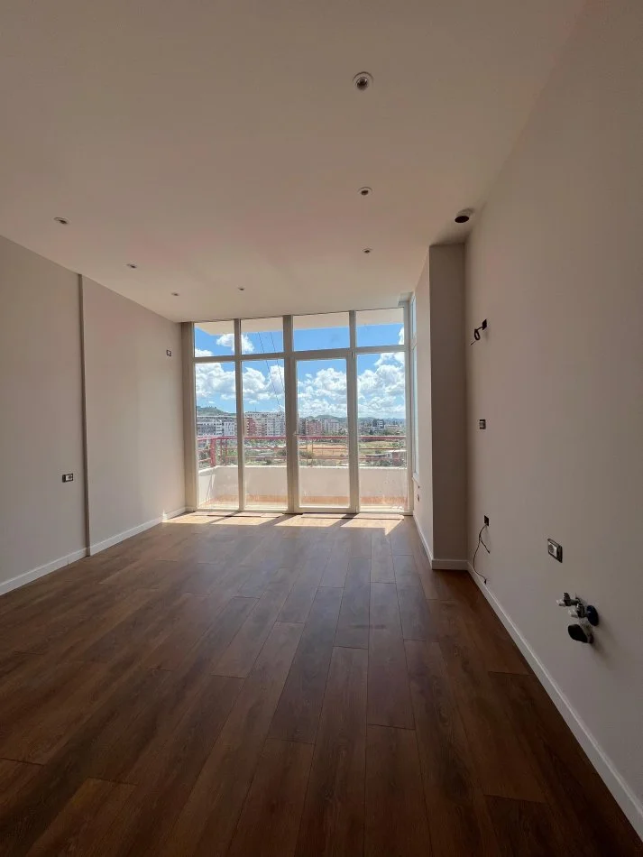 Tirane, shes apartament 1+1+Ballkon Kati 7, 61 m² 95.000 € 