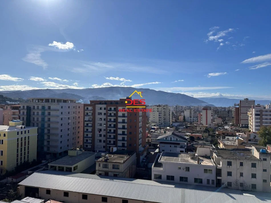 Vlore, shitet apartament 2+1+Ballkon Kati 9, 96 m² 105.000 € (Rruga Gjergj Kastrioti)