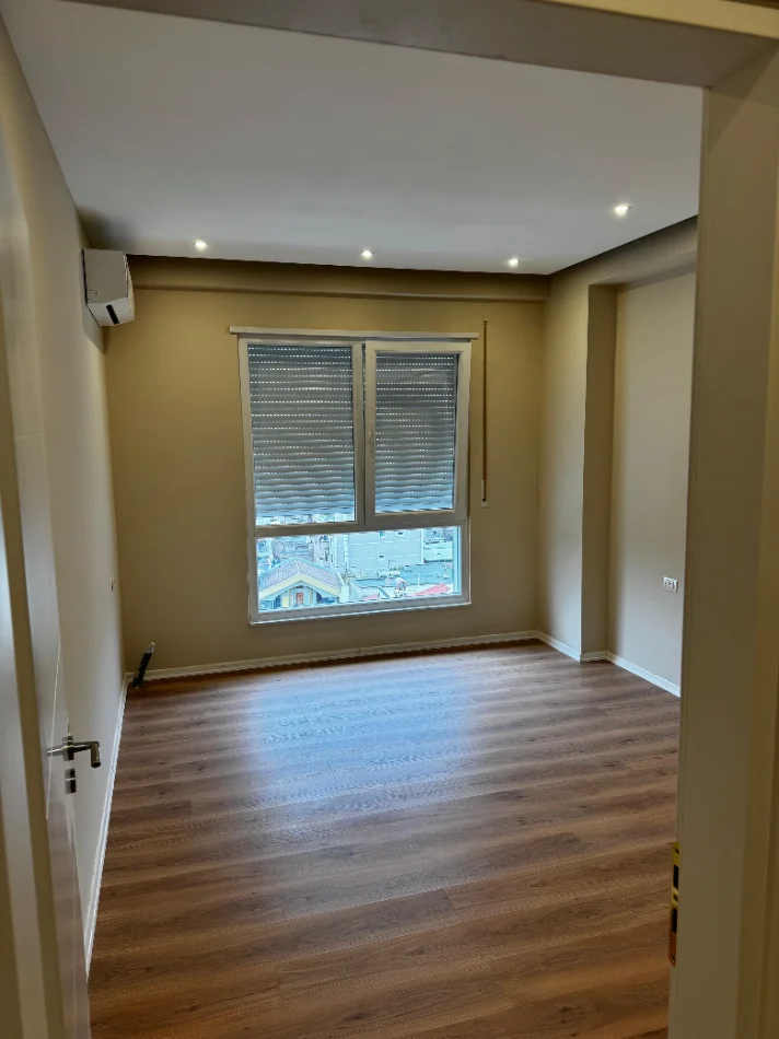 Tirane, jepet me qera apartament 1+1 Kati 6, 64 m² 500 € (Brryli)