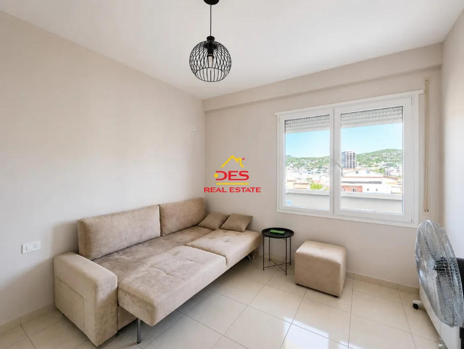 Vlore, shitet apartament 1+1+Ballkon Kati 6, 64 m² 119.000 € (Rruga Gjergj Kastrioti)
