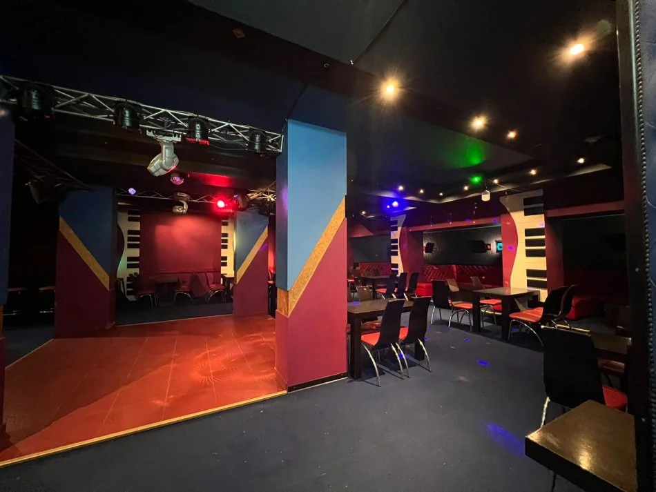 Tirane, shitet ambjent biznesi Kati 0, 162 m² 170.000 € (Rruga Riza Cerova)