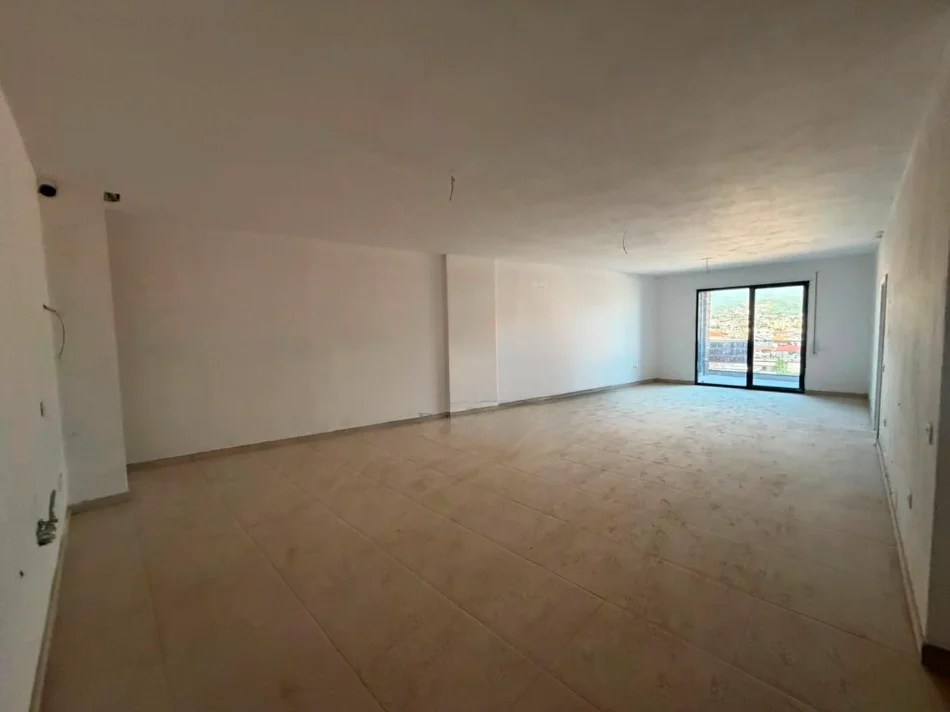 Tirane, shitet apartament 3+1+Ballkon Kati 5, 153 m² 229.650 € (5 MAJ ARB TRANS)