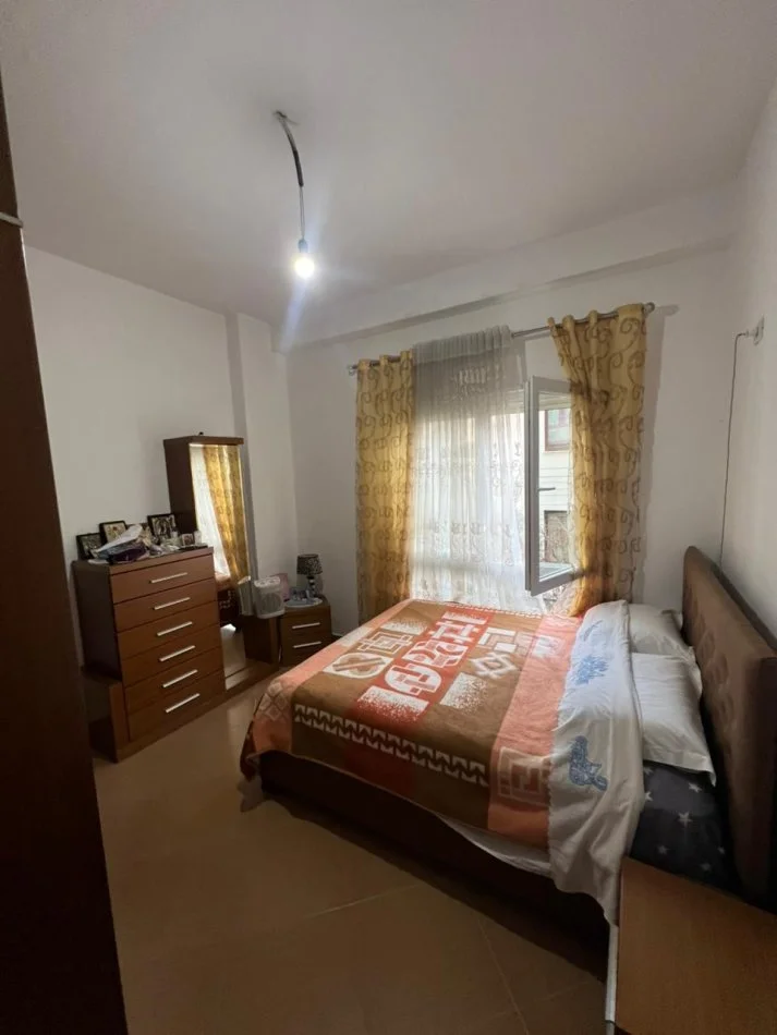Tirane, jepet me qera apartament 3+1+Ballkon Kati 1, 100 m² 800 € (KOdra e Diellit)