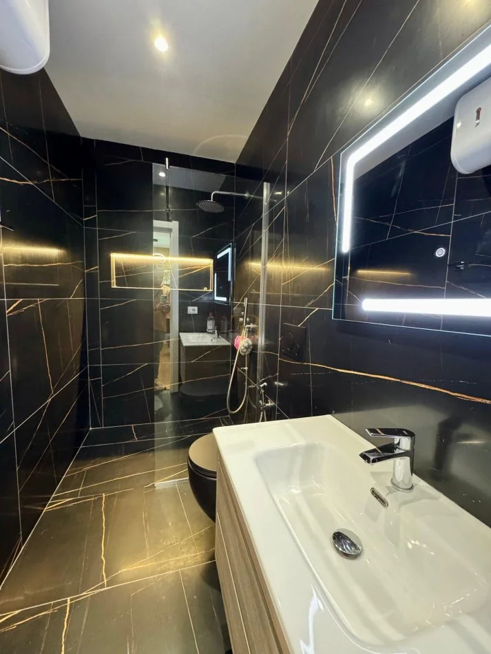 Tirane, jap me qera apartament 1+1 Kati 3, 550 € 