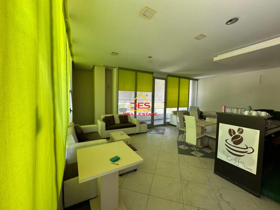 Vlore, shitet ambjent biznesi Kati 1, 70 m² (Rruga Mis Durhan)